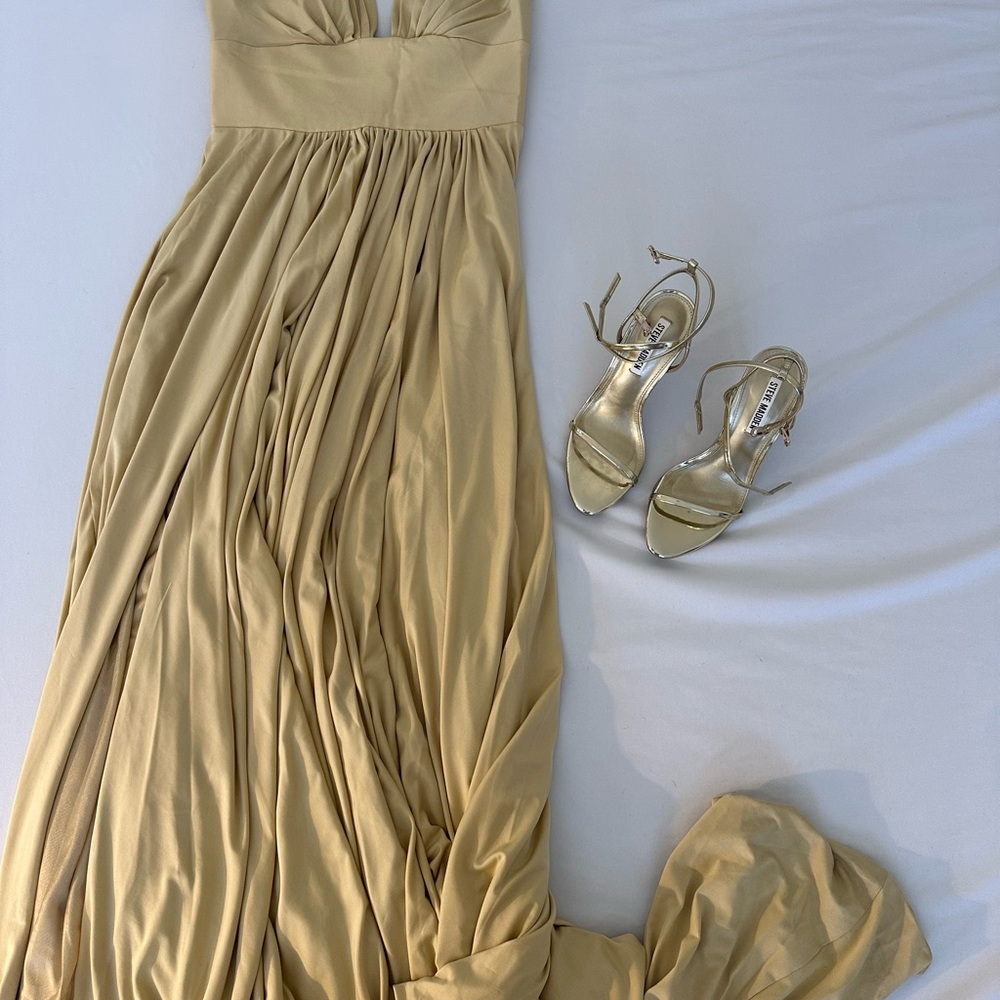Elegant Gold Evening Gown - Picture 2 of 10
